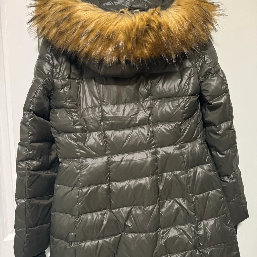 S13 Brand Women's Olive Green Puffer Jacket with Faux Fur Hood - Picture 6 of 7